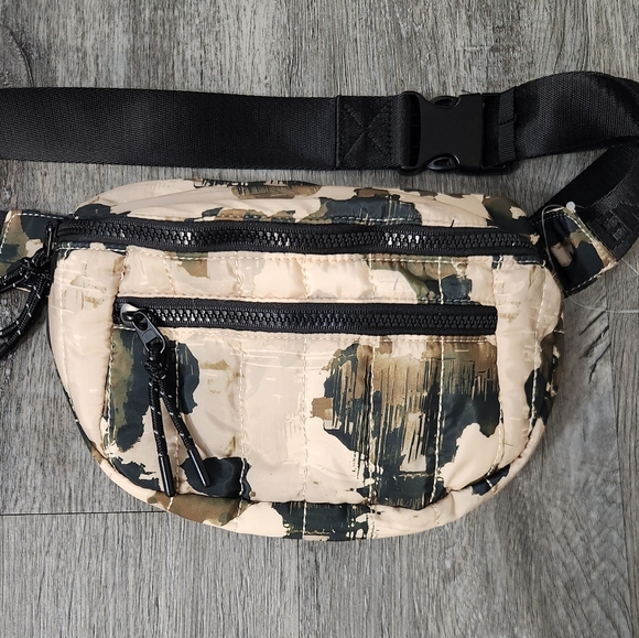 New!FP Movement By Free People Quilted Print Sling Bag-Camo - Picture 7 of 12